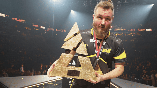 无畏契约真人女团广州盛大亮相